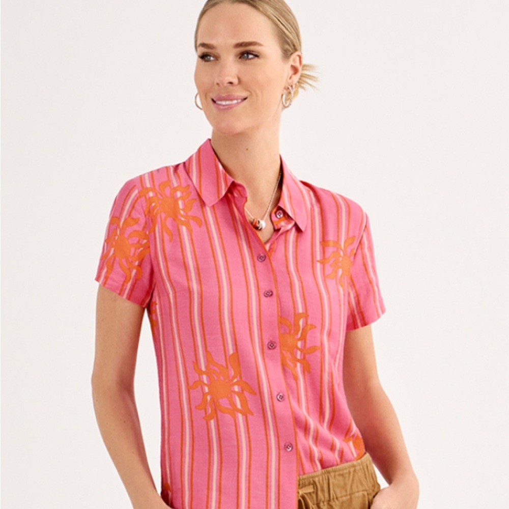 NWT! CAbi Pink Short Sleeve Button Down Shirt